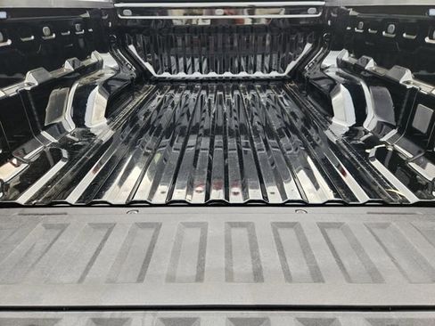 Used 2026 Chevrolet Colorado LT image 32