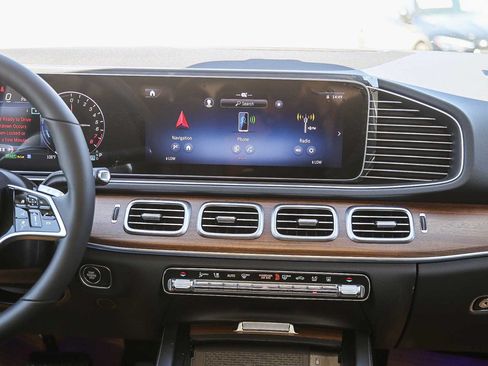 New 2026 Mercedes-Benz GLE 450e 4MATIC image 11