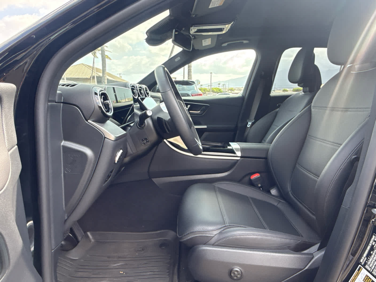 Used 2026 Mercedes-Benz GLC 300 image 9