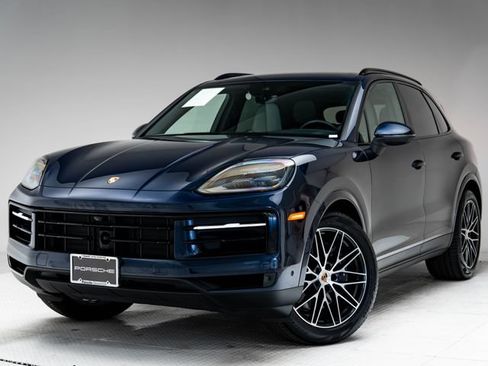 Certified 2026 Porsche Cayenne AWD/4WD image 1
