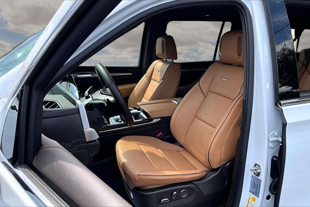 Certified 2026 Cadillac Escalade ESV Luxury w/ Touring Package AWD/4WD image 21