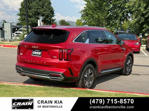 Certified 2022 Kia Sorento EX FWD image 7