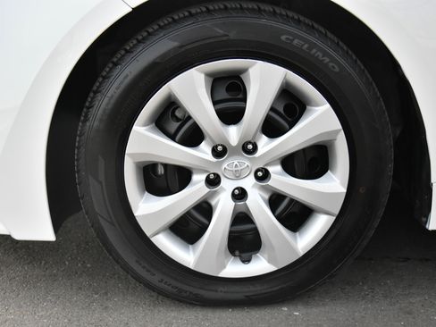 Used 2024 Toyota Corolla LE image 12