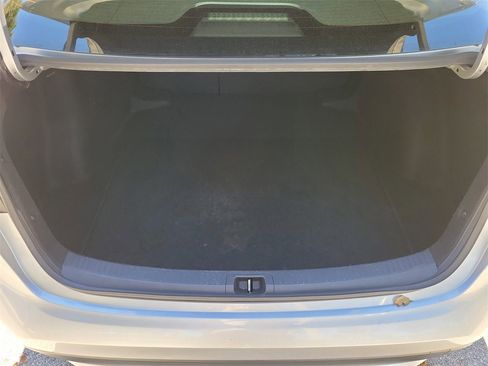 Used 2021 Toyota Corolla LE image 8