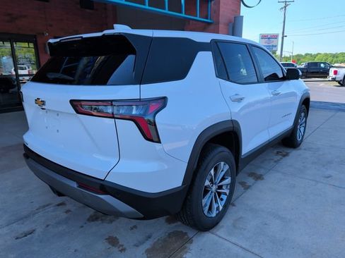Used 2025 Chevrolet Equinox LT w/ Safety and Technology Package FWD image 8