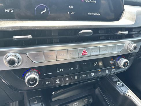 Used 2024 Kia Telluride S w/ S Sunroof Package FWD image 16