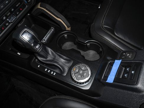 New 2025 Ford Bronco Badlands image 30