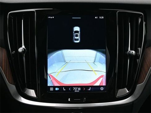 Used 2023 Volvo S60 B5 Plus image 21