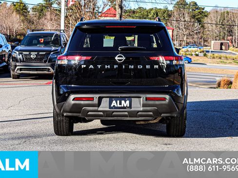 Used 2025 Nissan Pathfinder SV image 12