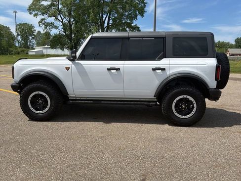 Used 2024 Ford Bronco Badlands AWD/4WD image 8