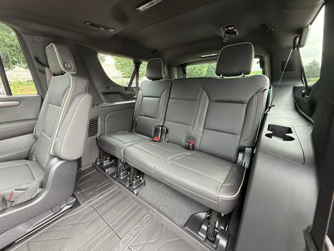 New 2026 Chevrolet Suburban Premier w/ Sun And Tow Package AWD/4WD image 26