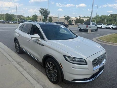 Used 2022 Lincoln Nautilus Reserve AWD/4WD image 4