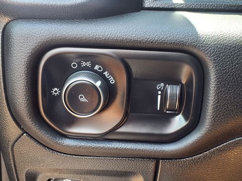 Used 2024 RAM 1500 Laramie RWD image 28