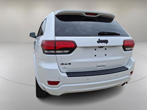 Used 2021 Jeep Grand Cherokee Laredo X AWD/4WD image 8