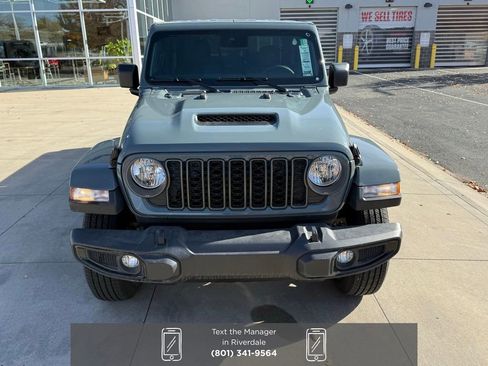 New 2025 Jeep Gladiator Sport image 5