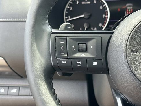 Used 2024 Nissan Pathfinder SL FWD image 33