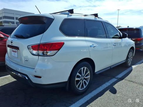 Used 2015 Nissan Pathfinder SV image 5