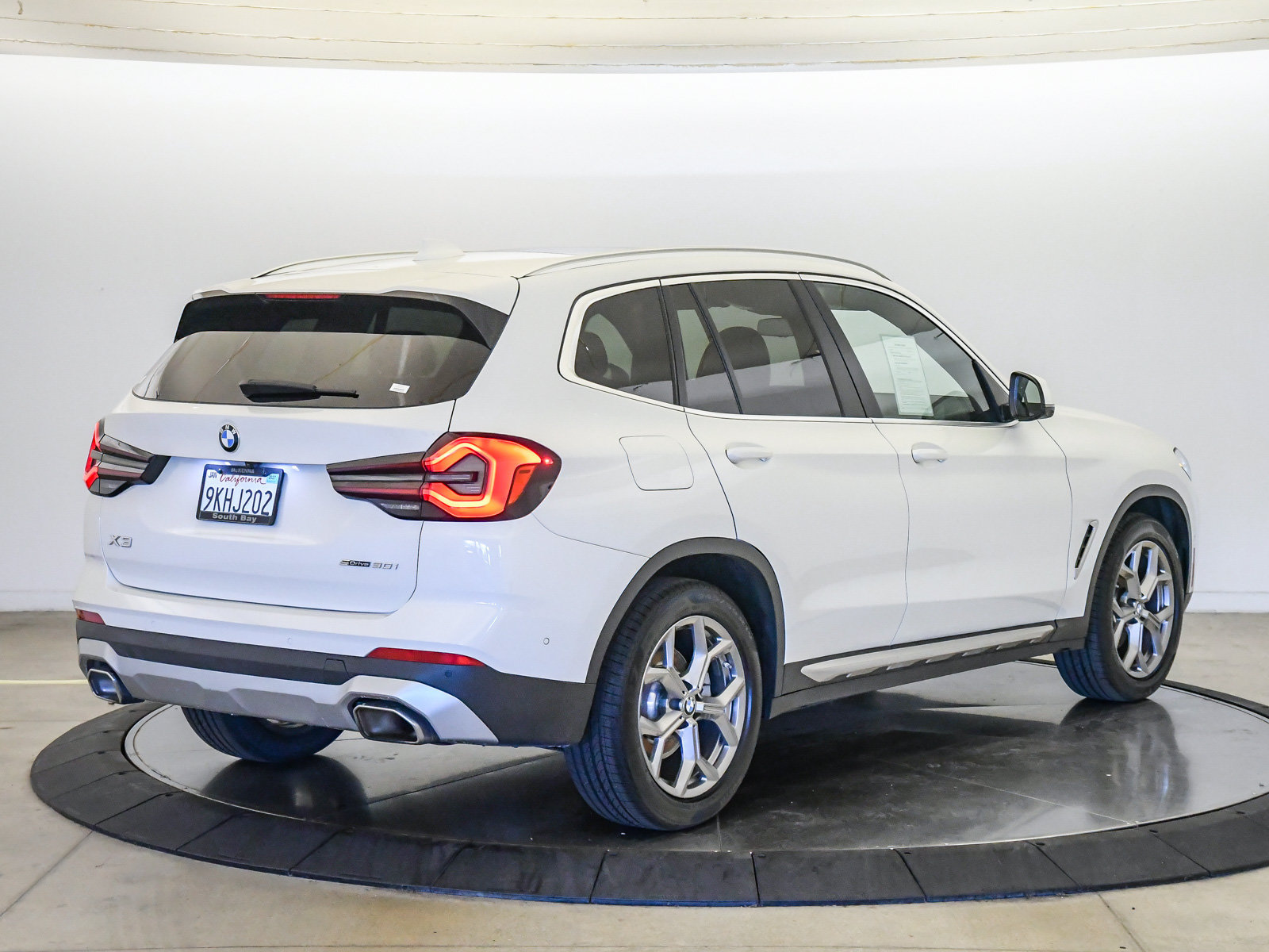 Certified 2024 BMW X3 sDrive30i w/ Premium Package RWD image 5