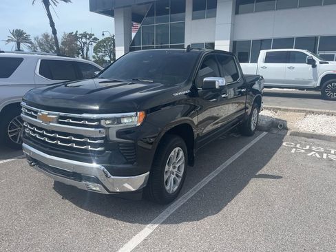 Used 2023 Chevrolet Silverado 1500 LTZ AWD/4WD image 2