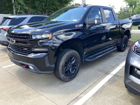 Used 2019 Chevrolet Silverado 1500 LT Trail Boss w/ Convenience Package AWD/4WD image 1