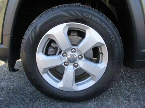 Used 2018 Jeep Compass Latitude w/ Popular Equipment Group image 12