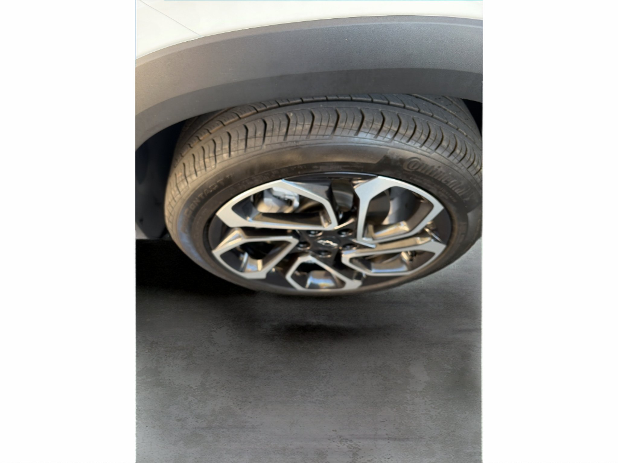 Used 2026 Chevrolet Trax RS w/ Sunroof Package FWD image 16