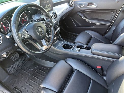 Used 2018 Mercedes-Benz GLA 250 4MATIC image 17