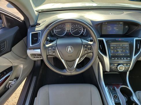 Used 2015 Acura TLX w/ Technology Package FWD image 9