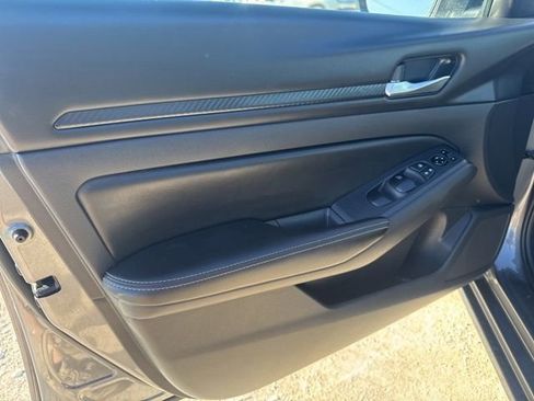 Used 2024 Nissan Altima 2.5 SV image 21