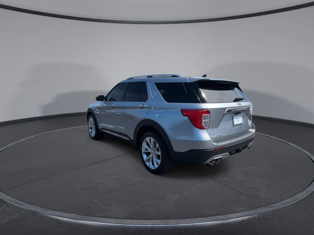 Used 2023 Ford Explorer Platinum w/ Technology Package AWD/4WD image 7