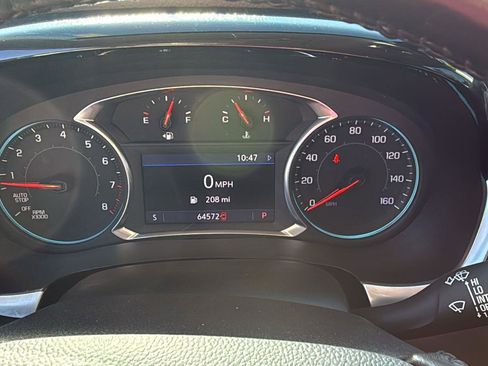 Used 2020 Chevrolet Traverse LT image 8