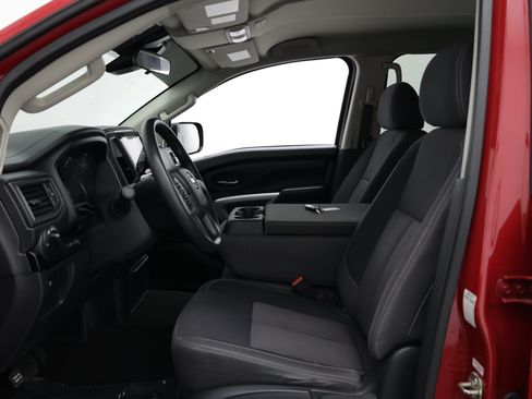Used 2022 Nissan Titan SV RWD image 17