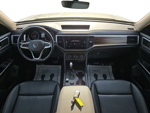 Used 2021 Volkswagen Atlas SE w/ Panoramic Sunroof Package image 12