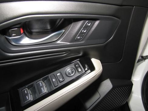 Used 2025 Honda Accord Touring image 11