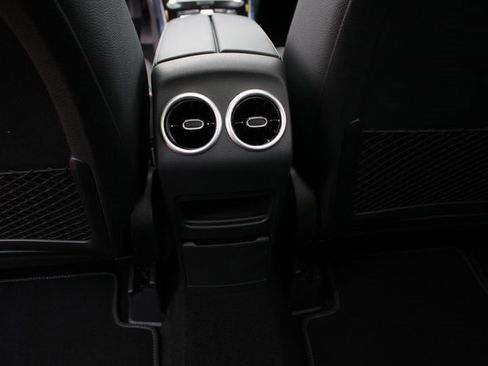 New 2025 Mercedes-Benz GLB 250 4MATIC image 35