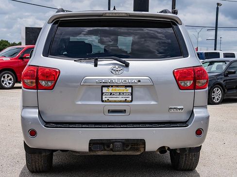 Used 2017 Toyota Sequoia SR5 w/ Premium Package RWD image 6