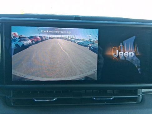 Used 2025 Jeep Wrangler Unlimited Sahara w/ Safety Group image 27