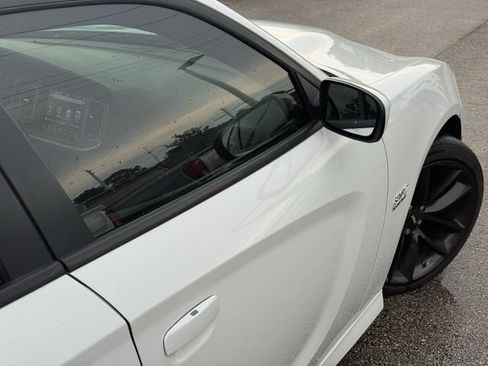 Used 2019 Dodge Charger Scat Pack w/ Technology Group RWD image 9