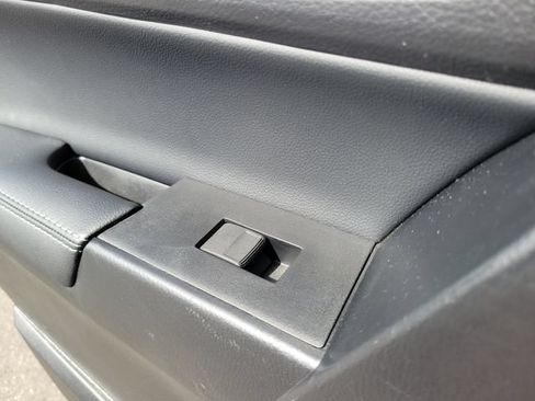 Used 2018 Toyota Corolla SE FWD image 13