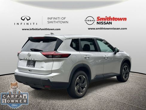 Used 2025 Nissan Rogue SV AWD/4WD image 8
