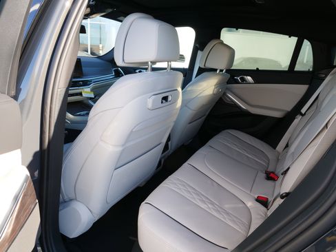 New 2026 BMW X6 xDrive40i w/ Executive Package image 15
