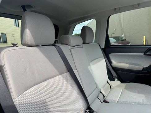 Used 2017 Subaru Forester 2.5i Premium AWD/4WD image 35