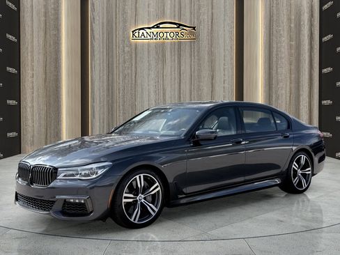 Used 2019 BMW 750i 750i w/ M Sport Package image 3