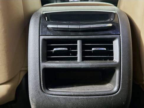 Used 2017 Cadillac XT5 Platinum w/ Driver Assist Package AWD/4WD image 28