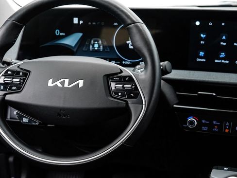 Used 2023 Kia EV6 Wind AWD/4WD image 18