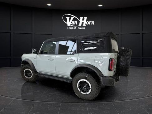Used 2024 Ford Bronco Outer Banks w/ Sasquatch Package image 3