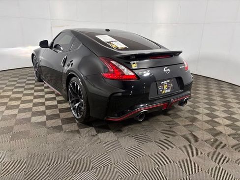 Used 2019 Nissan 370Z NISMO RWD image 3