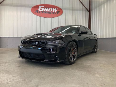 Used 2015 Dodge Charger SRT w/ Laguna Leather Package RWD image 6
