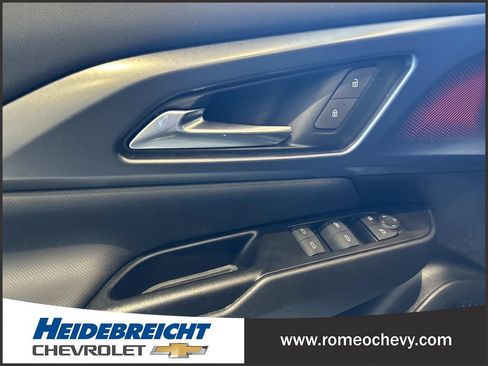 Used 2024 Chevrolet Equinox EV LT FWD image 11