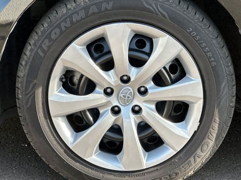 Used 2021 Toyota Corolla LE FWD image 24